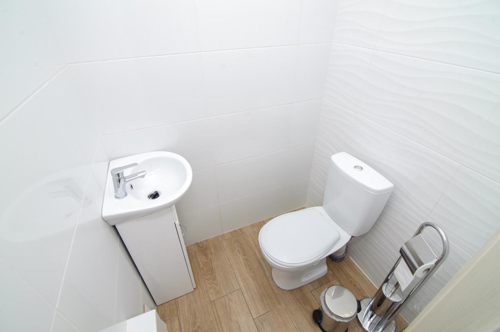 Extra Grand Lev Tolstoi Two Bedrooms Chisináu Exterior foto