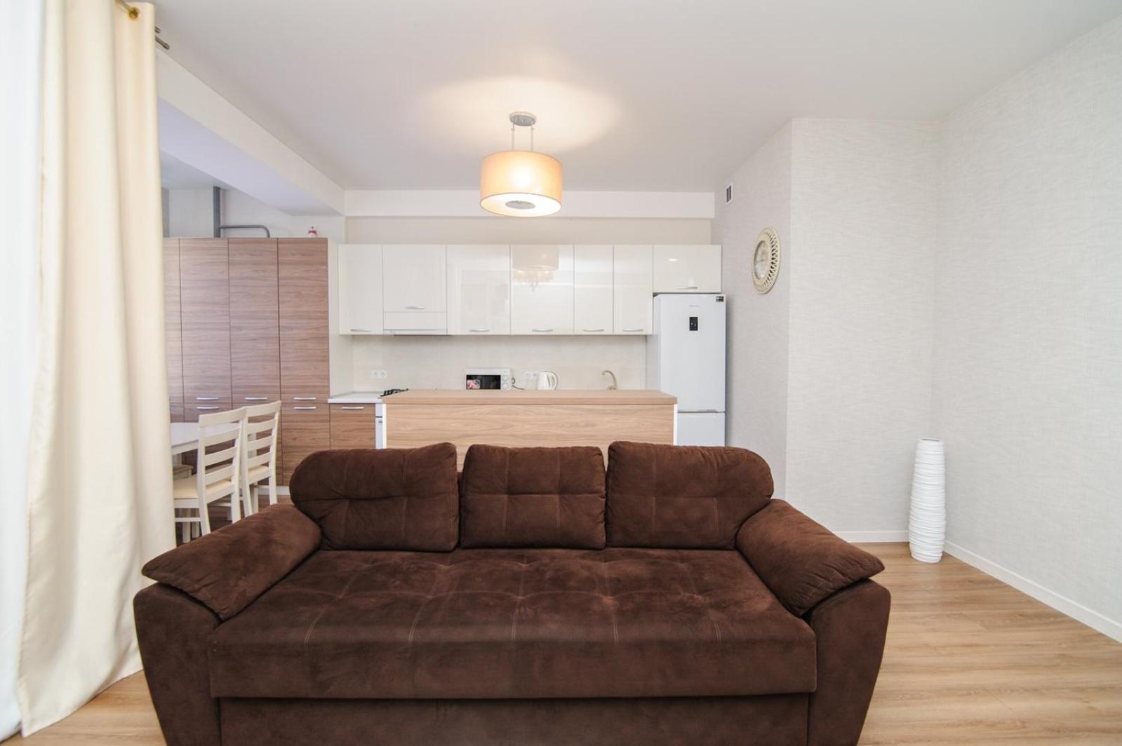 Extra Grand Lev Tolstoi Two Bedrooms Chisináu Exterior foto